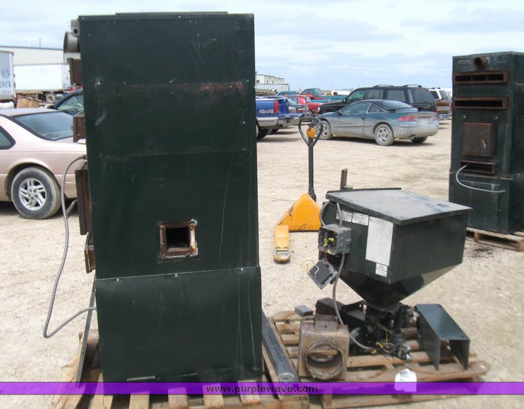 image for item 7136 Traeger pellet stove