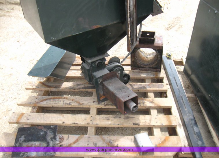 image for item 7136 Traeger pellet stove