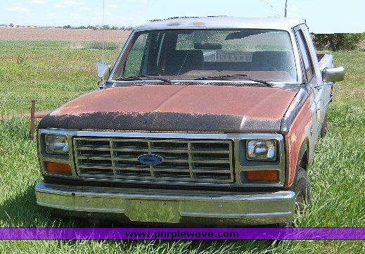 image for item 1301 1985 Ford F250 Super Cab pickup
