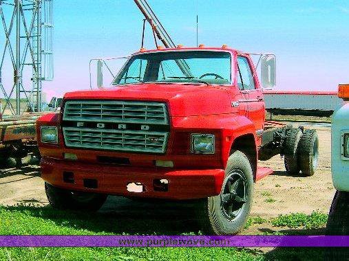 image for item 1305 1982 Ford Medium Heavy F700