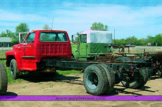 image for item 1305 1982 Ford Medium Heavy F700