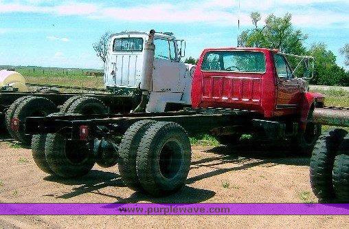 image for item 1305 1982 Ford Medium Heavy F700