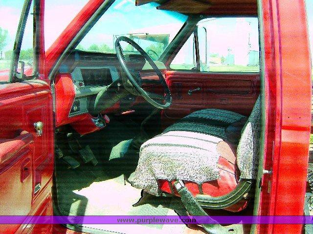 image for item 1305 1982 Ford Medium Heavy F700