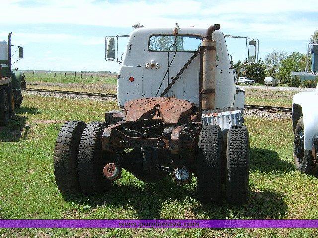 image for item 1307 1977 GMC 9500