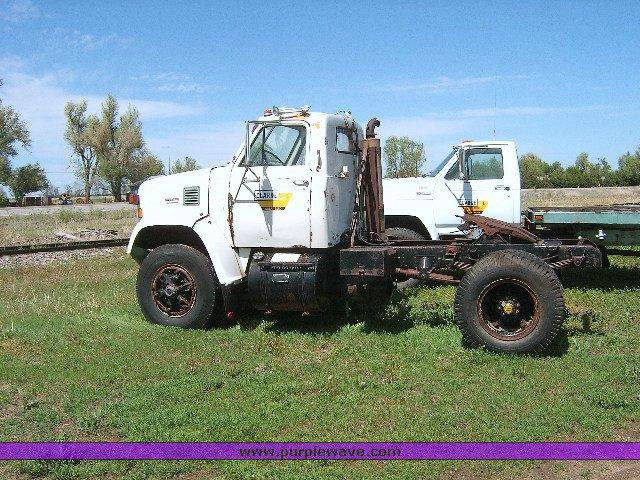 image for item 1307 1977 GMC 9500