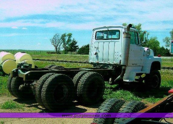 image for item 1308 1982 Ford Conventional LT9000