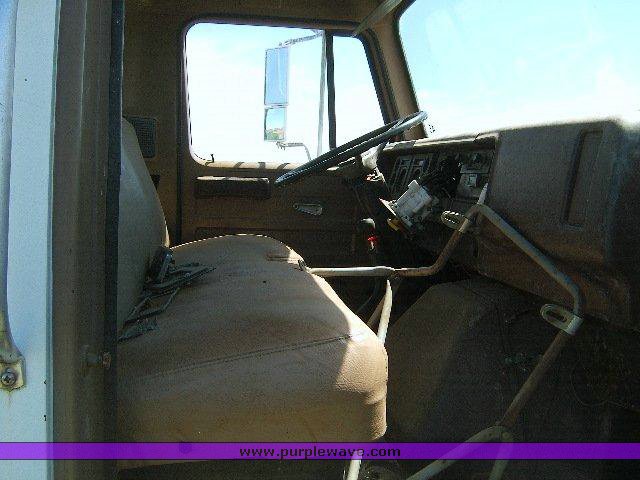 image for item 1310 1986 International Series S1955