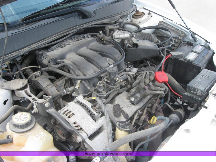 image for item 2154 2004 Ford Taurus SE