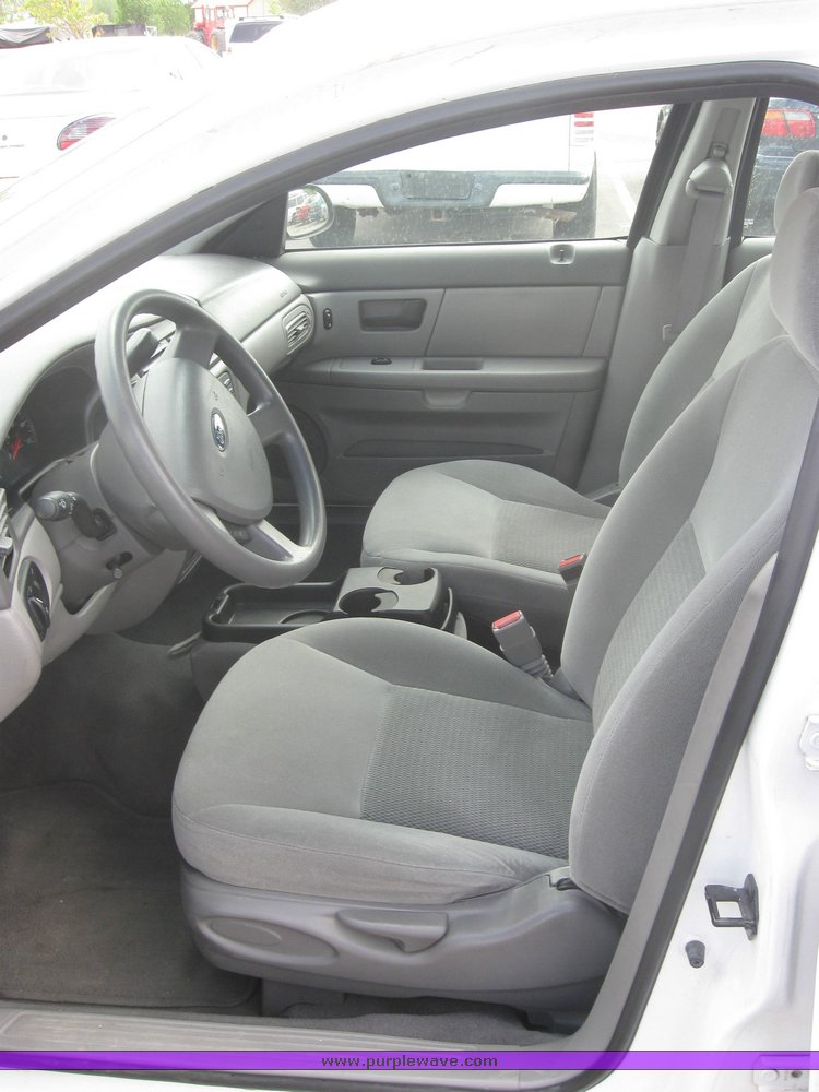 image for item 2154 2004 Ford Taurus SE