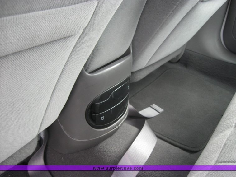 image for item 2154 2004 Ford Taurus SE