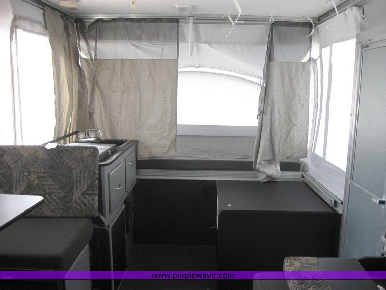 image for item 2154 2004 Ford Taurus SE