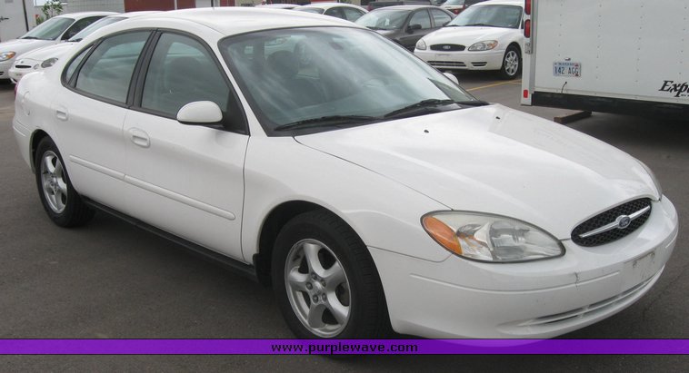 image for item 2155 2003 Ford Taurus SE