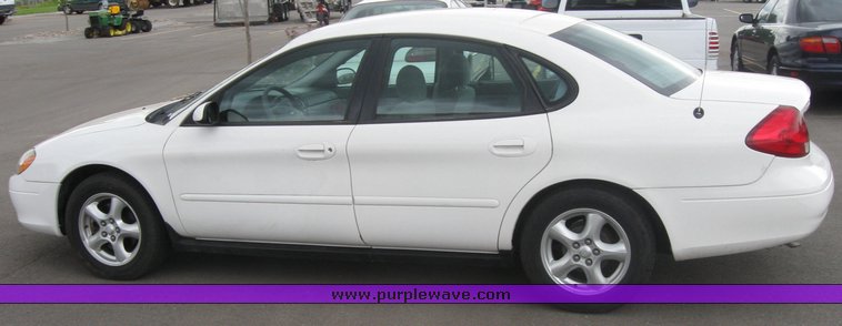 image for item 2155 2003 Ford Taurus SE