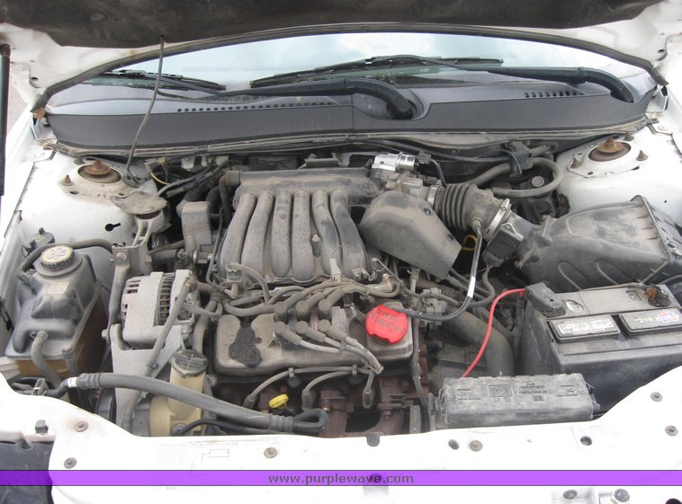 image for item 2155 2003 Ford Taurus SE