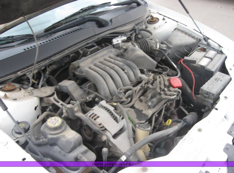 image for item 2155 2003 Ford Taurus SE