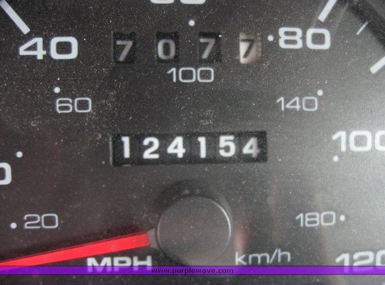 image for item 2155 2003 Ford Taurus SE