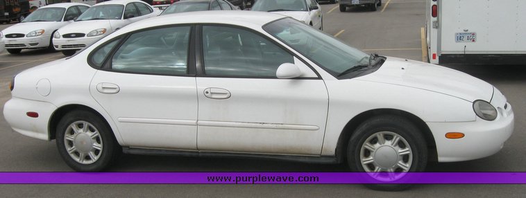 image for item 2156 1997 Ford Taurus GL