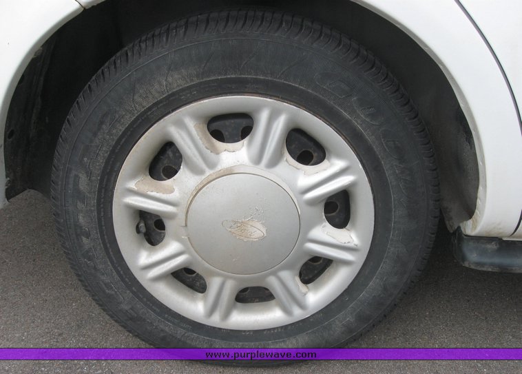 image for item 2156 1997 Ford Taurus GL