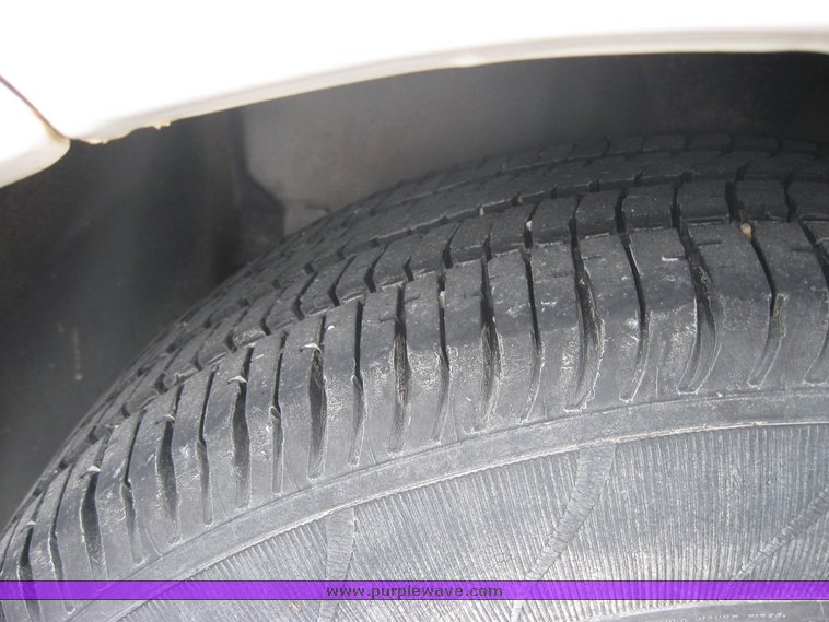 image for item 2156 1997 Ford Taurus GL