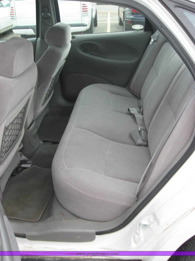 image for item 2156 1997 Ford Taurus GL