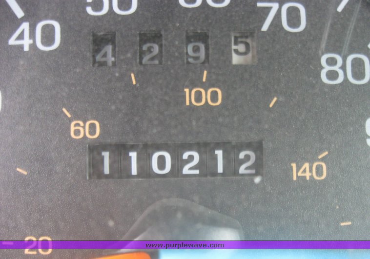 image for item 2156 1997 Ford Taurus GL