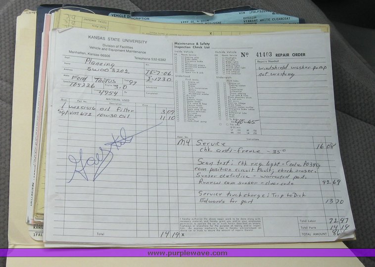 image for item 2156 1997 Ford Taurus GL