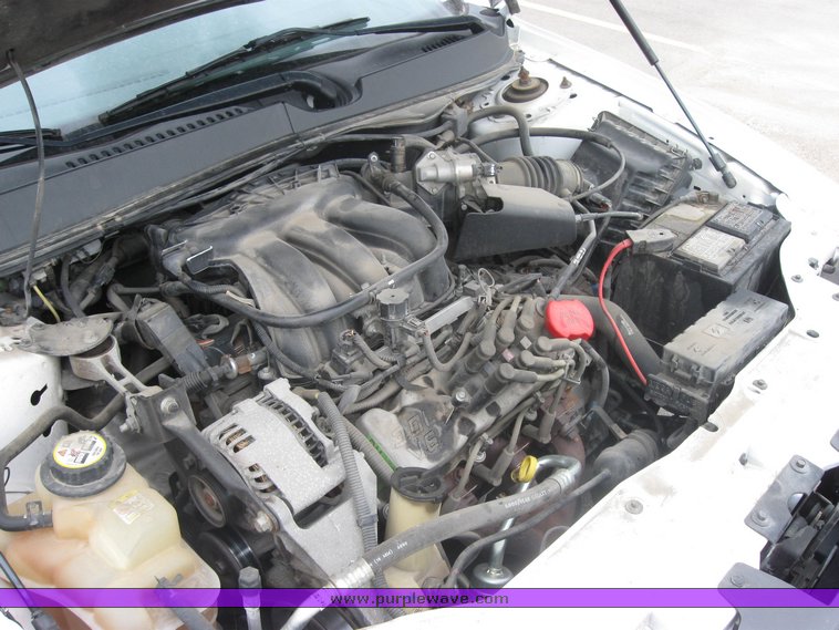 image for item 2157 2006 Ford Taurus SE