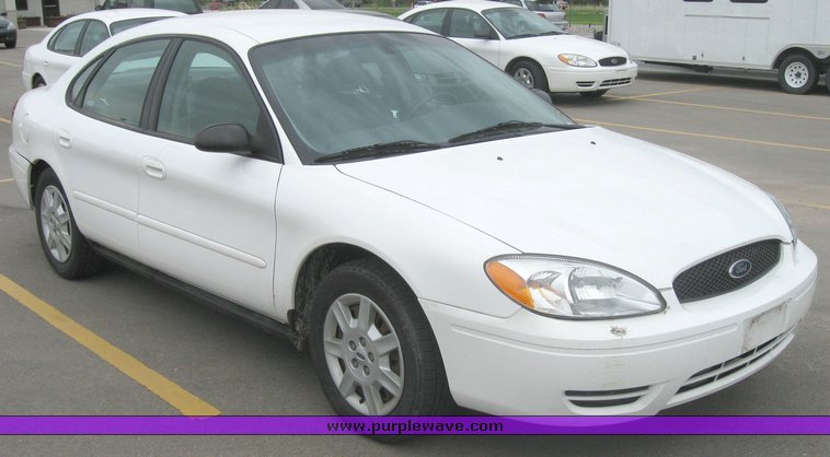 image for item 2158 2006 Ford Taurus SE