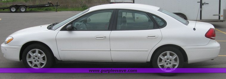 image for item 2158 2006 Ford Taurus SE