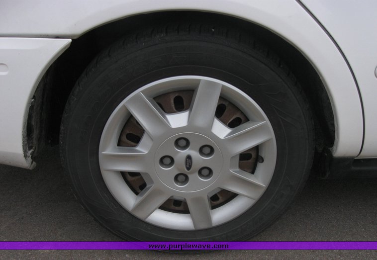 image for item 2158 2006 Ford Taurus SE