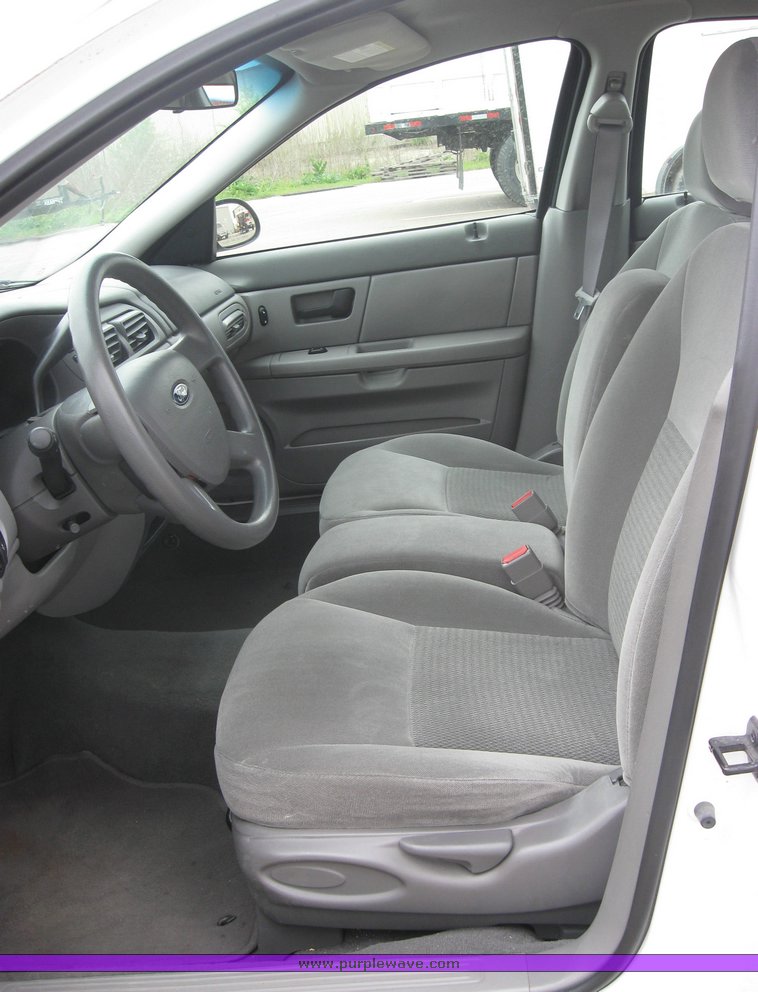 image for item 2158 2006 Ford Taurus SE