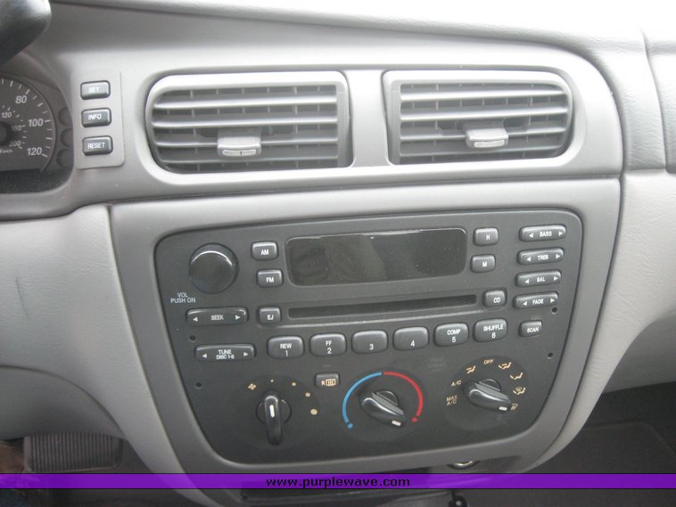 image for item 2158 2006 Ford Taurus SE