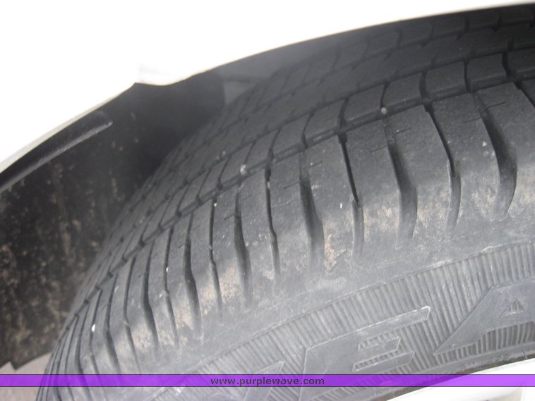 image for item 2159 2004 Ford Taurus SE