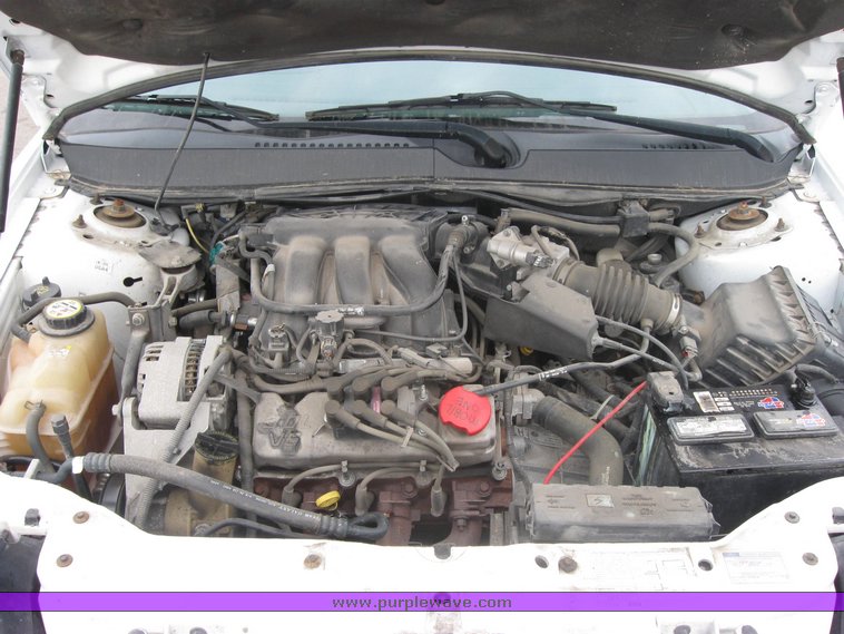 image for item 2159 2004 Ford Taurus SE