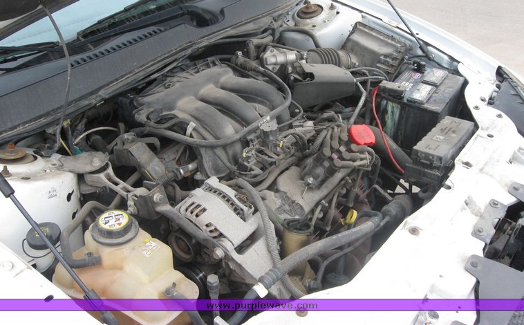 image for item 2159 2004 Ford Taurus SE