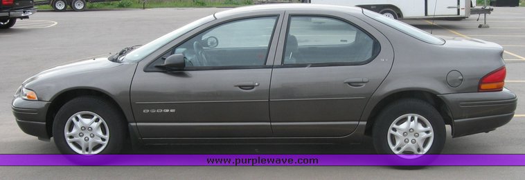 image for item 2160 2000 Dodge Stratus SE