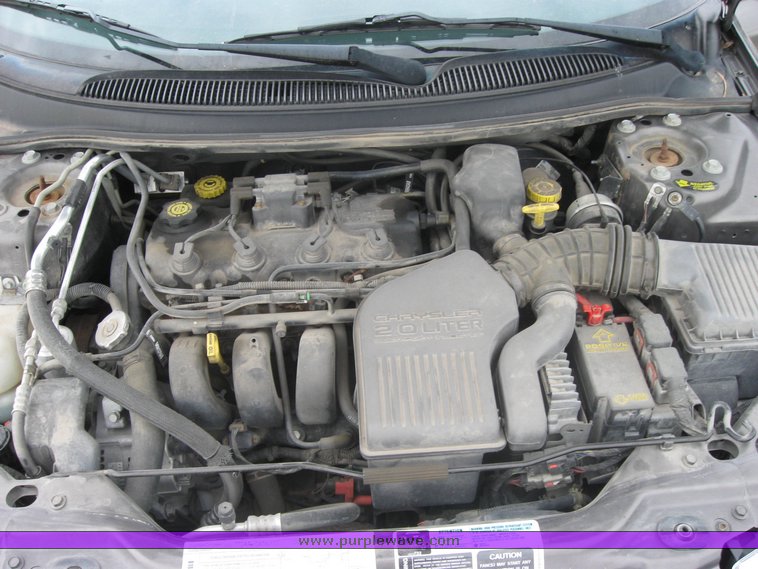 image for item 2160 2000 Dodge Stratus SE