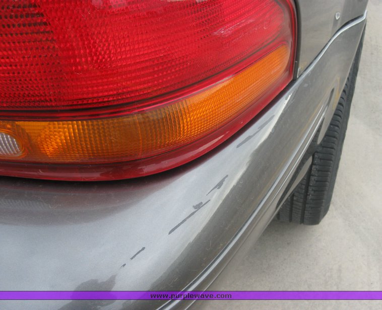 image for item 2160 2000 Dodge Stratus SE