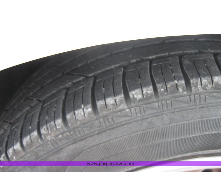 image for item 2161 2004 Ford Taurus SE