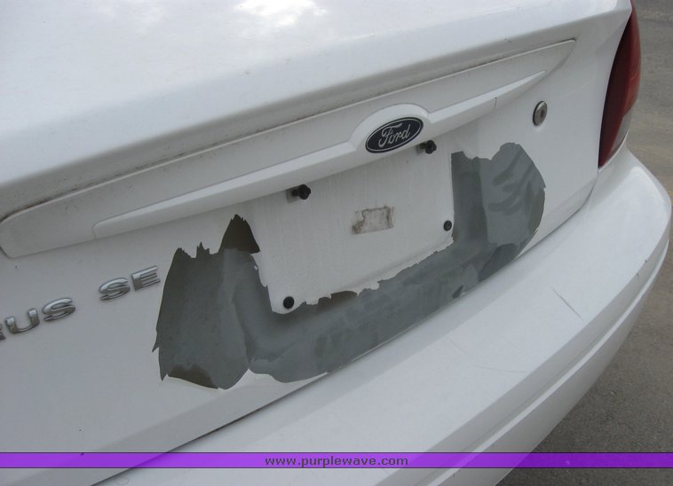 image for item 2161 2004 Ford Taurus SE