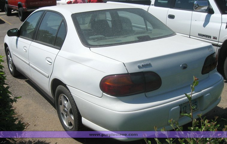 image for item 2257 2004 Chevrolet Malibu