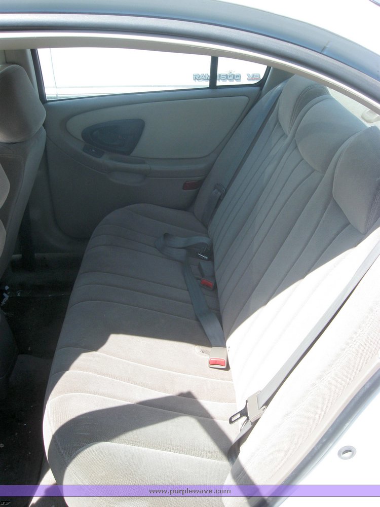 image for item 2257 2004 Chevrolet Malibu
