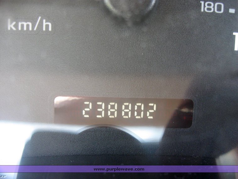 image for item 2257 2004 Chevrolet Malibu