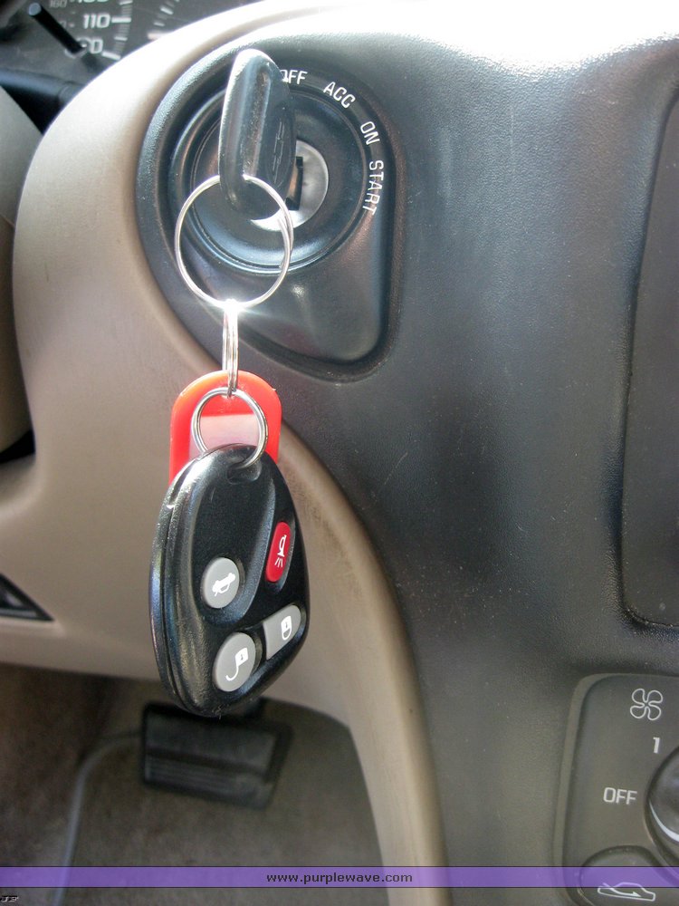 image for item 2257 2004 Chevrolet Malibu