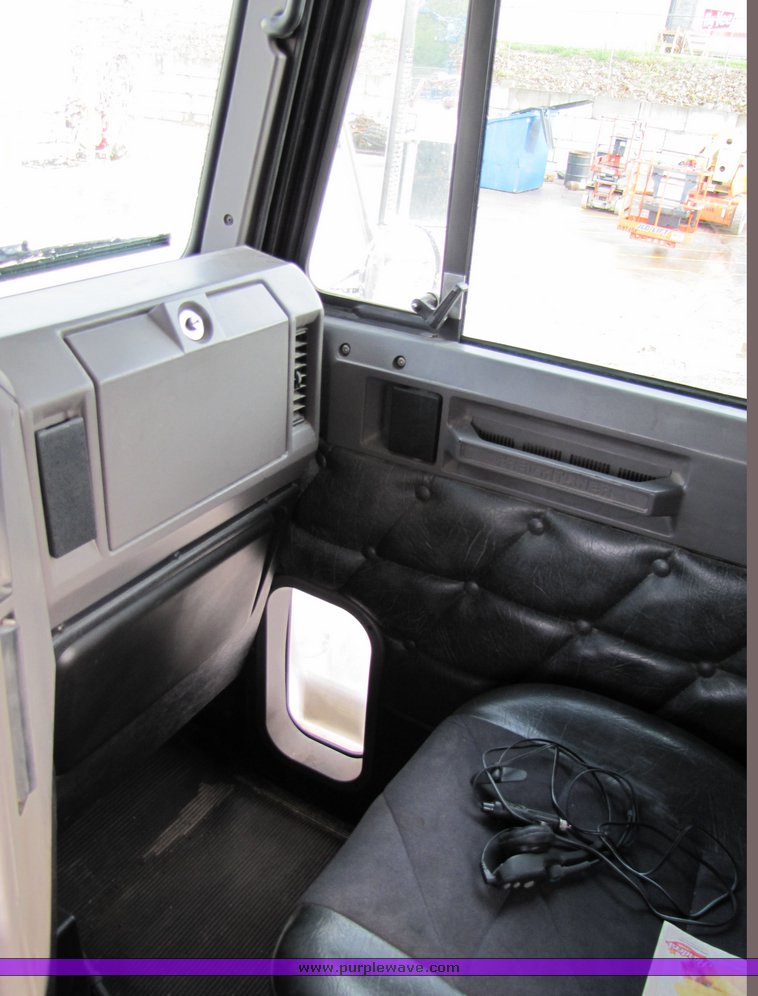 image for item 3106 2004 Freightliner Conventional Classic FLD120 semi truck