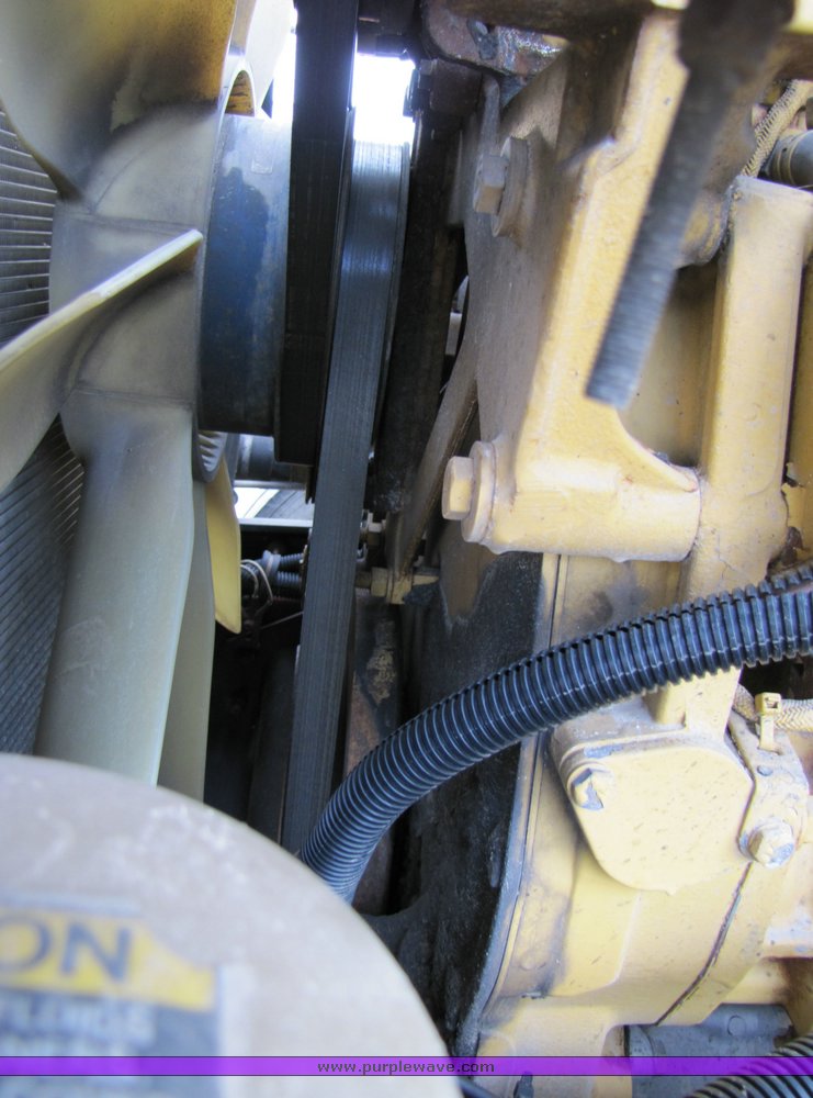 image for item 3106 2004 Freightliner Conventional Classic FLD120 semi truck