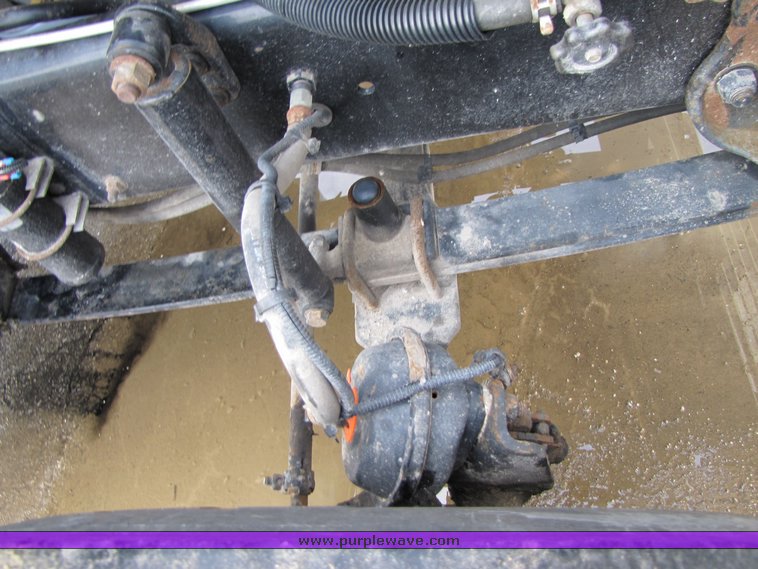 image for item 3106 2004 Freightliner Conventional Classic FLD120 semi truck