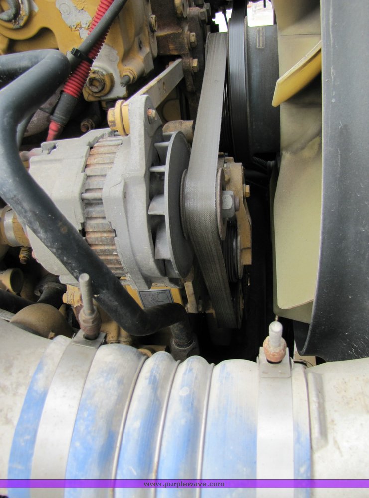 image for item 3106 2004 Freightliner Conventional Classic FLD120 semi truck