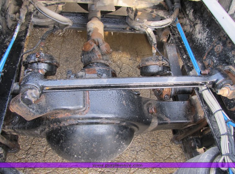 image for item 3106 2004 Freightliner Conventional Classic FLD120 semi truck