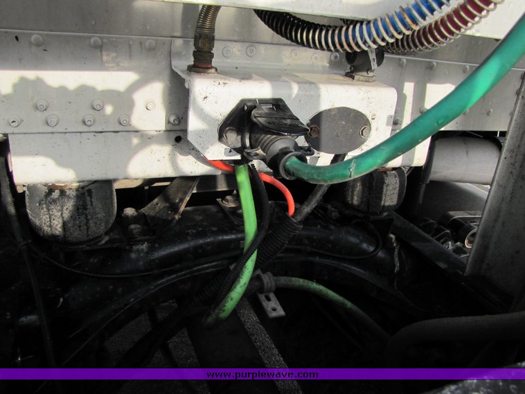 image for item 3106 2004 Freightliner Conventional Classic FLD120 semi truck